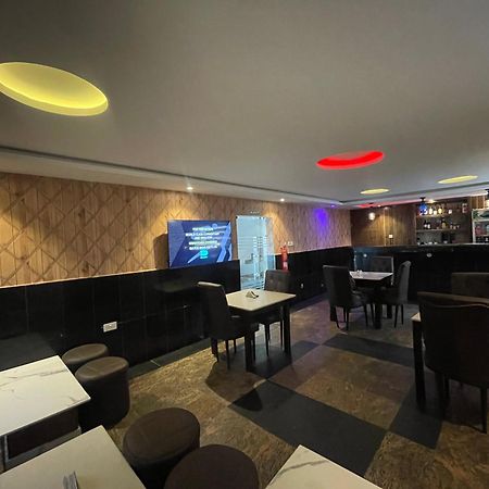 Presken Hotel @Villa Ikeja Bagian luar foto