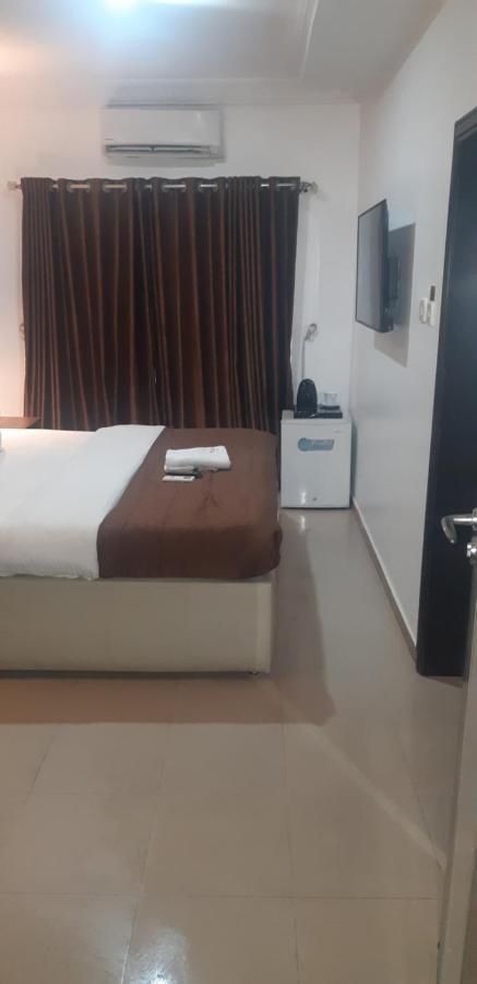 Presken Hotel @Villa Ikeja Bagian luar foto