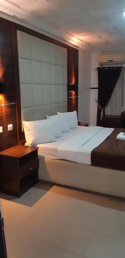 Presken Hotel @Villa Ikeja Bagian luar foto