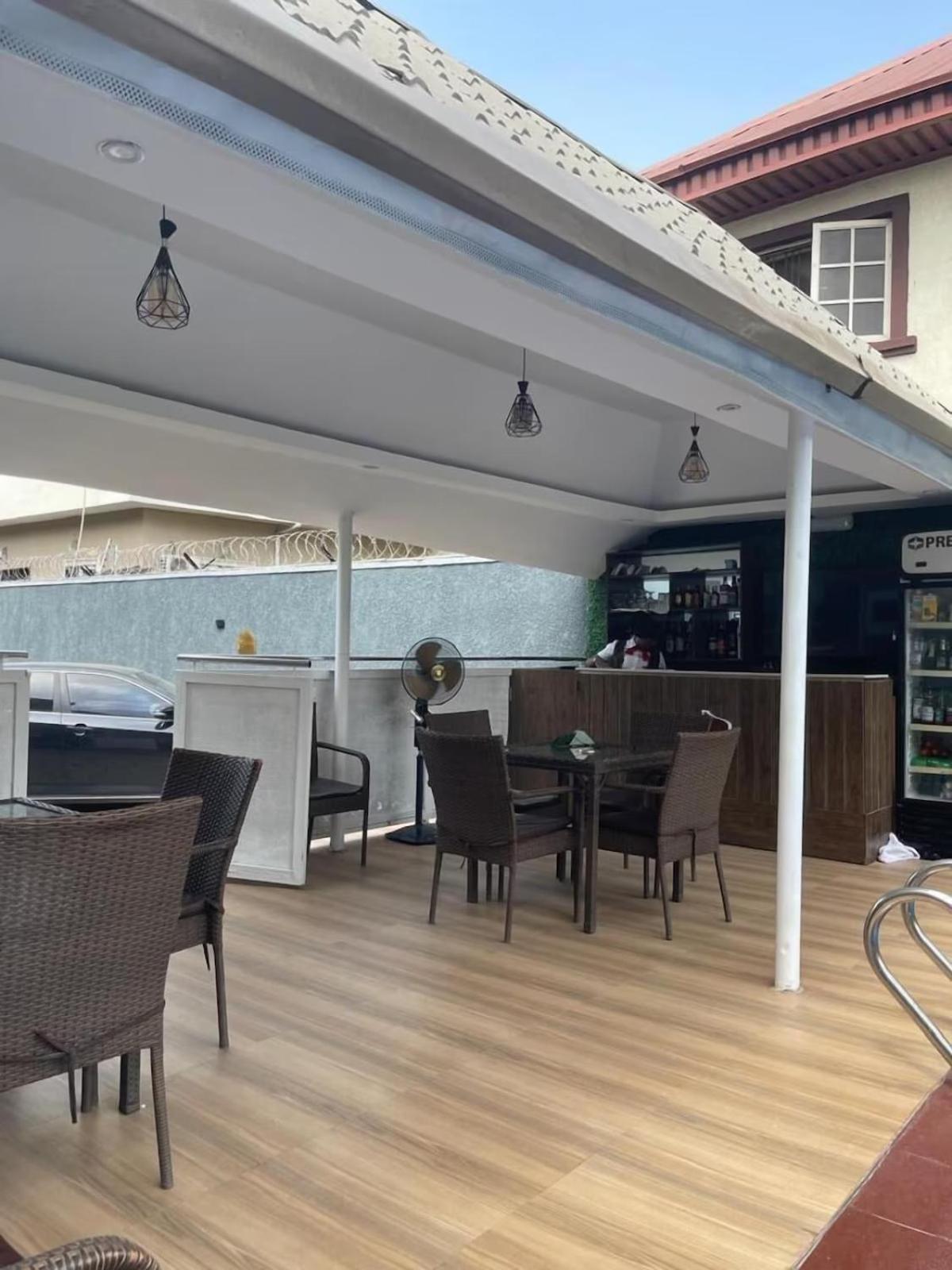Presken Hotel @Villa Ikeja Bagian luar foto