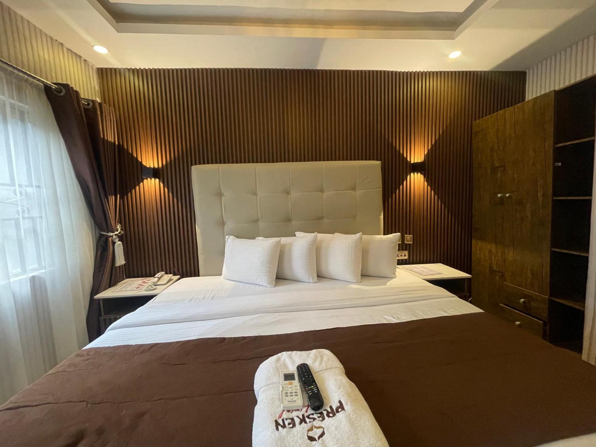Presken Hotel @Villa Ikeja Bagian luar foto